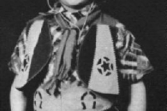 Alan Sugar jouant au cow boy