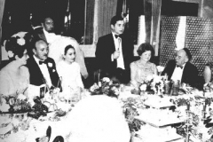 Alan faisant un discours à son mariage en 1968