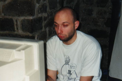 AE2001-32